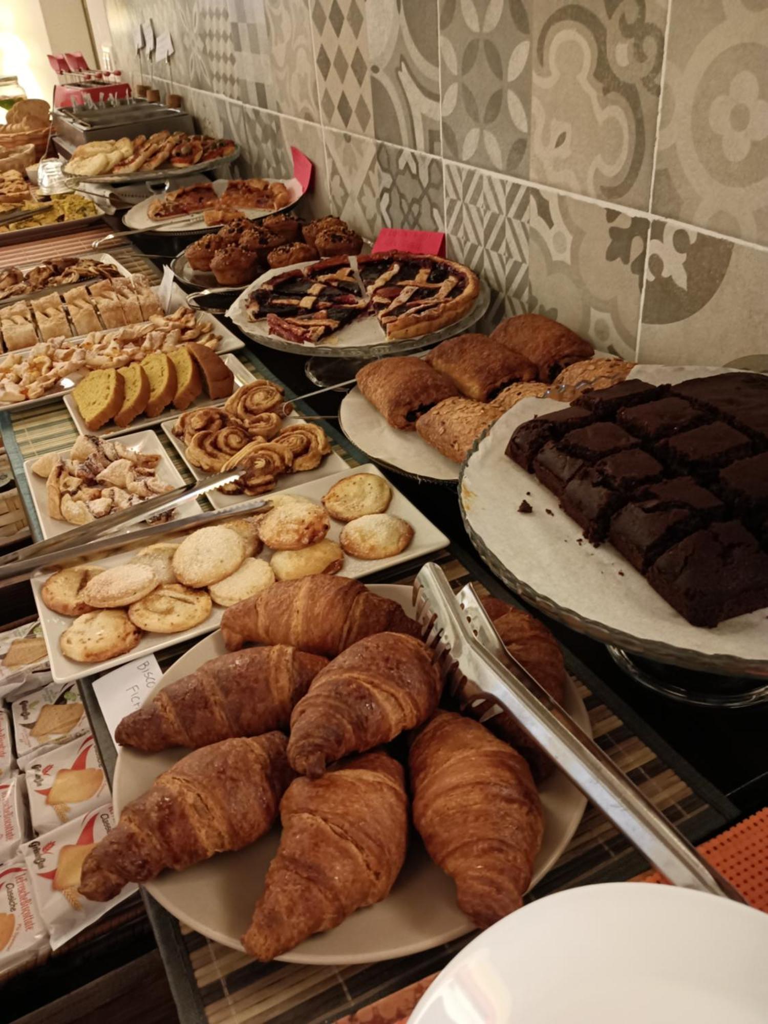 Vegan B&B Meuble Adriana Сирмионе Экстерьер фото